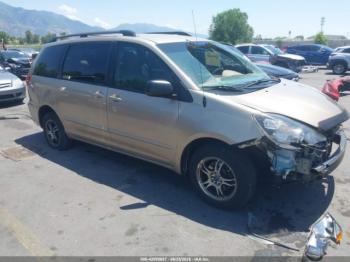  Salvage Toyota Sienna