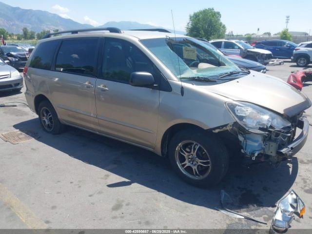  Salvage Toyota Sienna
