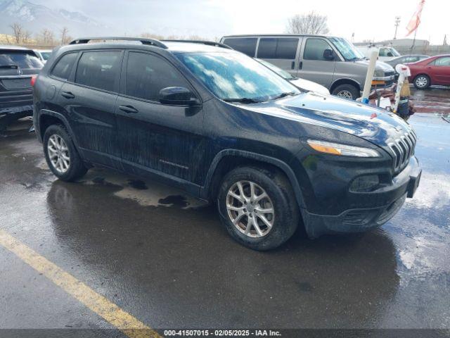  Salvage Jeep Cherokee
