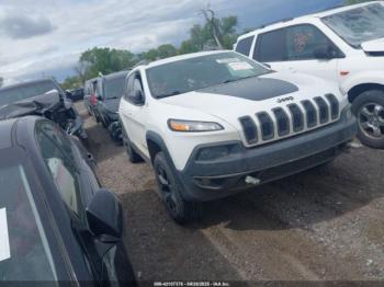  Salvage Jeep Cherokee