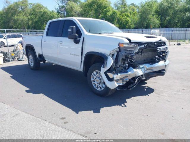  Salvage Chevrolet Silverado 2500