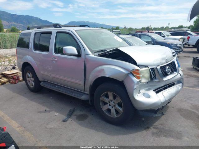  Salvage Nissan Pathfinder