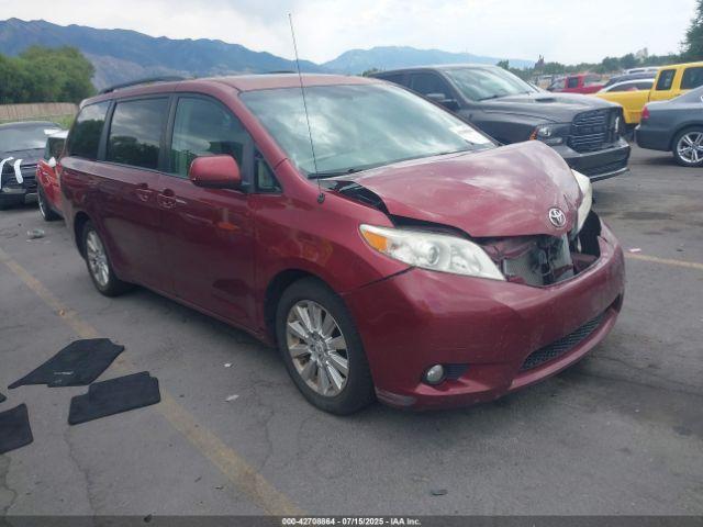  Salvage Toyota Sienna