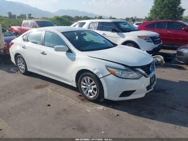  Salvage Nissan Altima