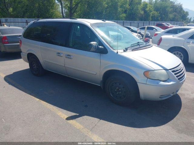  Salvage Chrysler Town & Country