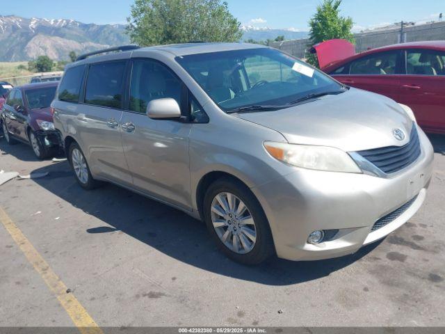  Salvage Toyota Sienna