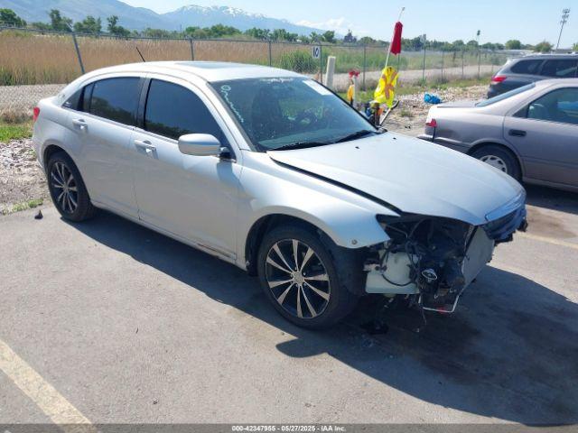  Salvage Chrysler 200