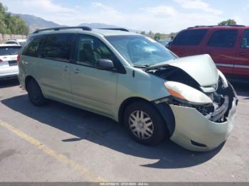  Salvage Toyota Sienna