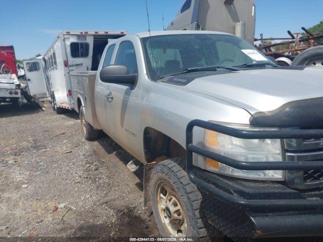  Salvage Chevrolet Silverado 2500