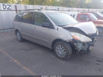  Salvage Toyota Sienna