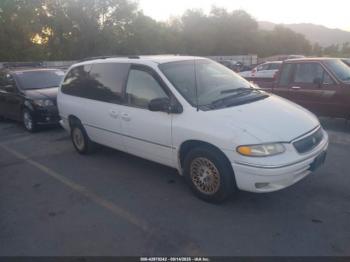  Salvage Chrysler Town & Country