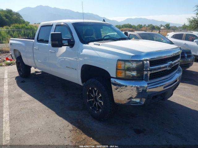  Salvage Chevrolet Silverado 2500