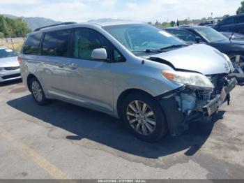  Salvage Toyota Sienna