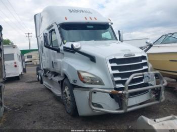  Salvage Freightliner New Cascadia 126