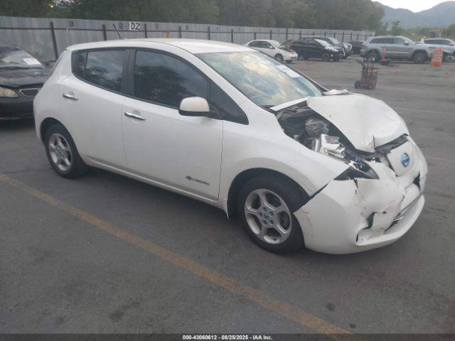  Salvage Nissan LEAF