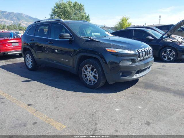  Salvage Jeep Cherokee