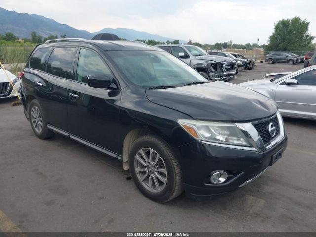  Salvage Nissan Pathfinder