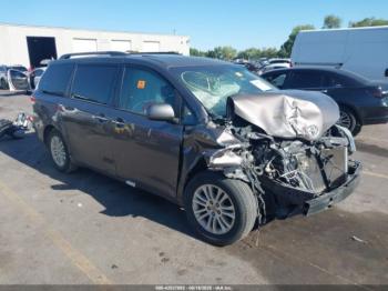  Salvage Toyota Sienna