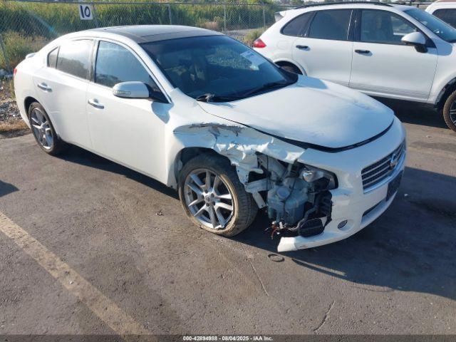  Salvage Nissan Maxima