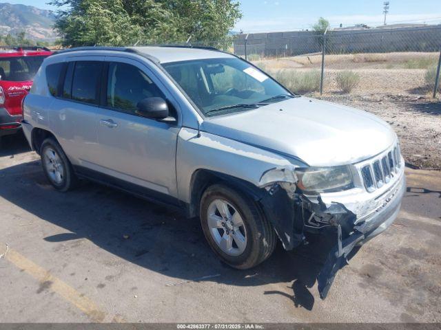  Salvage Jeep Compass