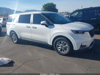  Salvage Kia Carnival