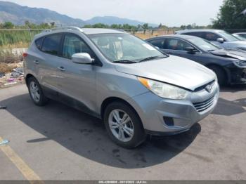  Salvage Hyundai TUCSON
