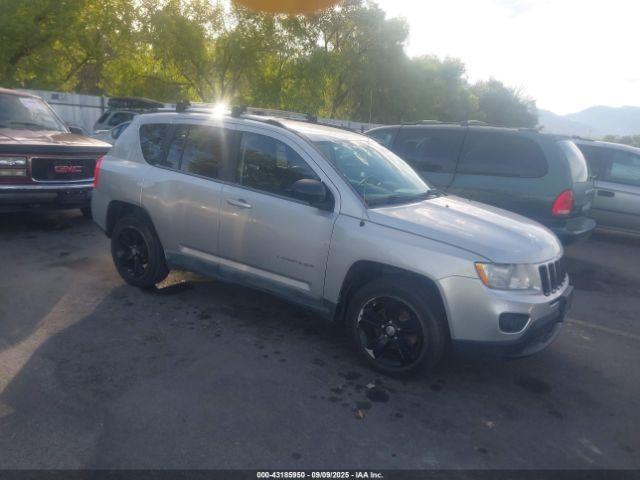  Salvage Jeep Compass