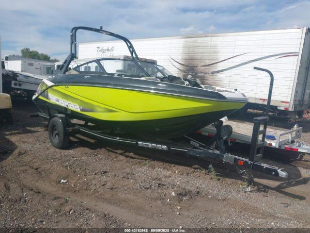  Salvage Scarab 195 Wake