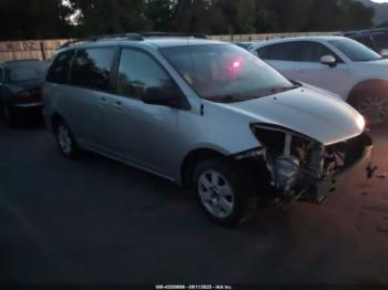  Salvage Toyota Sienna