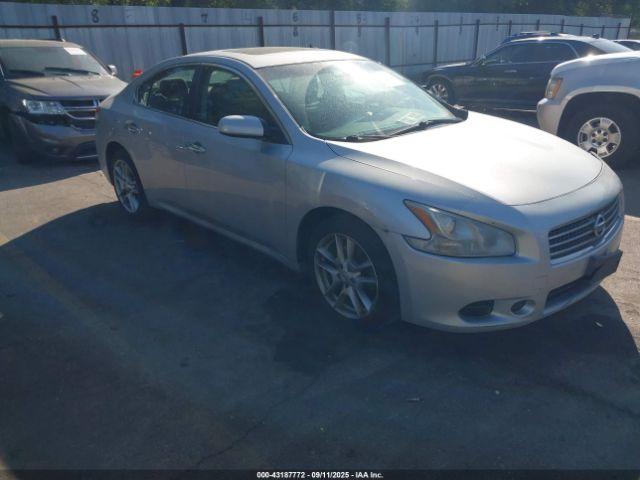  Salvage Nissan Maxima