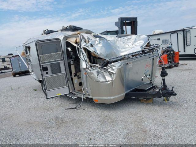  Salvage Airstream International