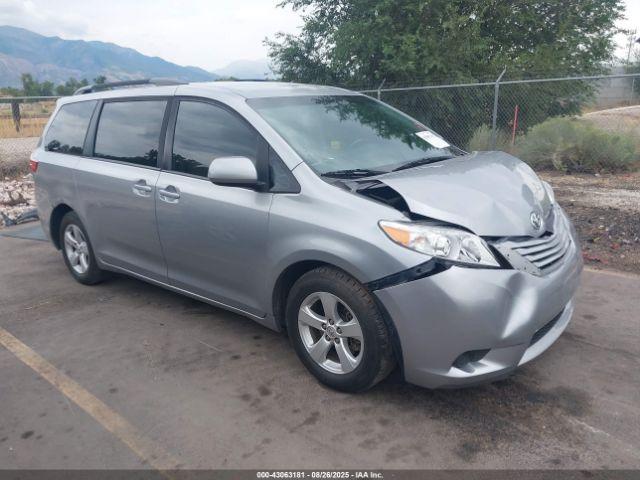  Salvage Toyota Sienna