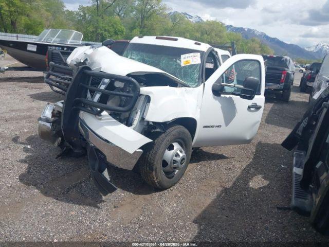  Salvage General Motors Sierra 3500hd Chassis