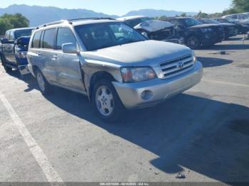  Salvage Toyota Highlander
