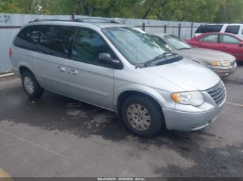  Salvage Chrysler Town & Country