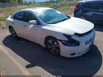  Salvage Nissan Maxima