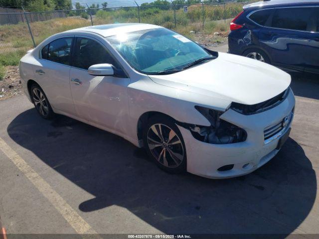  Salvage Nissan Maxima