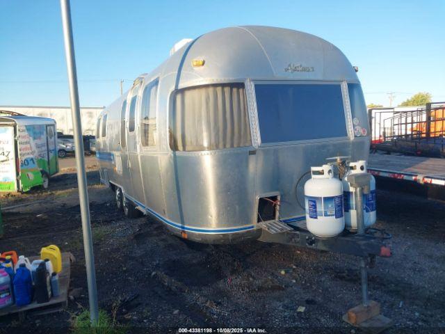  Salvage Airstream Sovereign