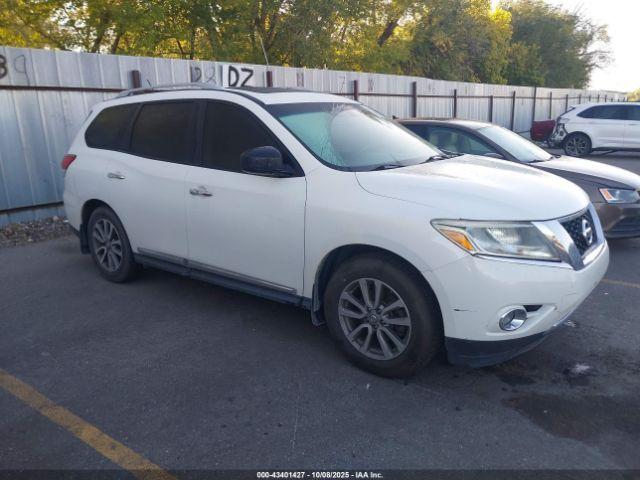  Salvage Nissan Pathfinder