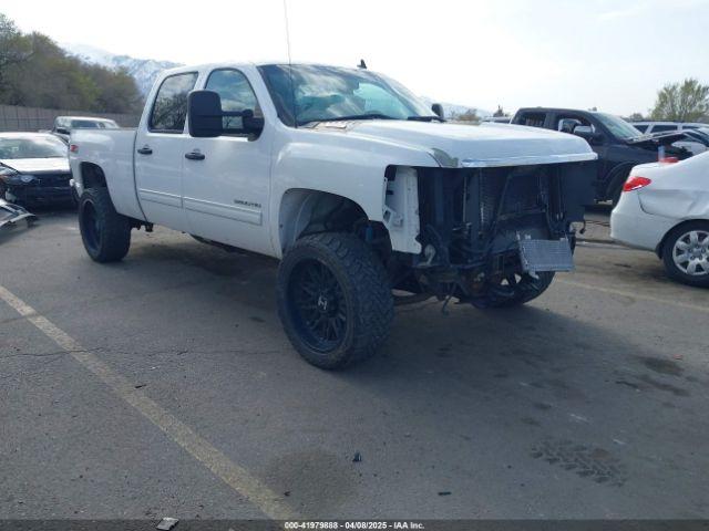  Salvage Chevrolet Silverado 2500