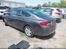 Chrysler 200 Limited Image 2