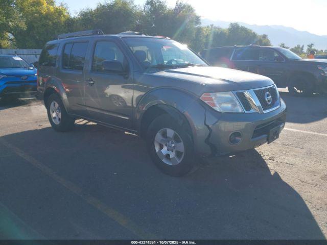  Salvage Nissan Pathfinder