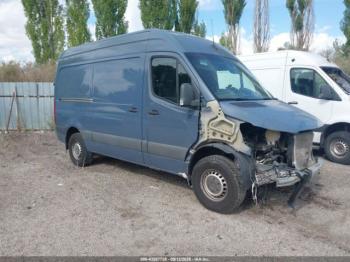  Salvage Mercedes-Benz Sprinter 2500