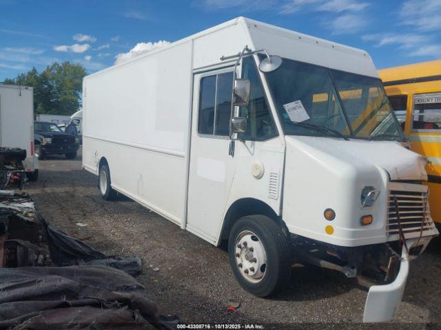  Salvage Freightliner Mt45