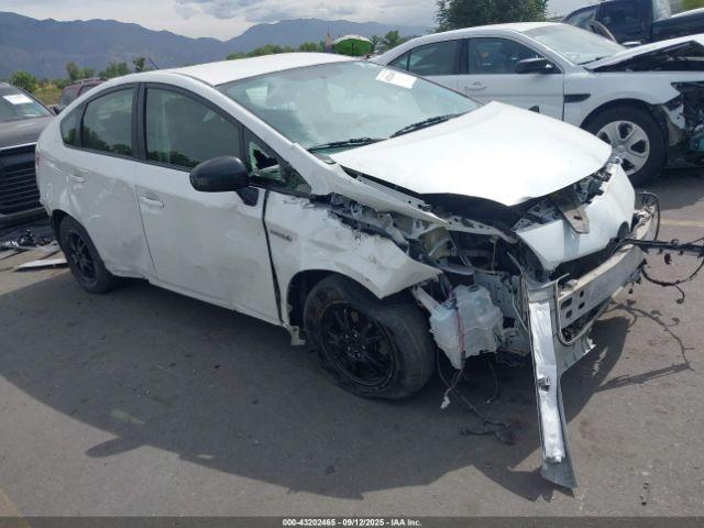  Salvage Toyota Prius