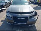 Chrysler 300 Limited Image 14