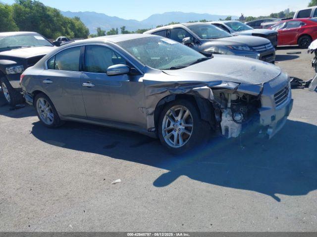  Salvage Nissan Maxima