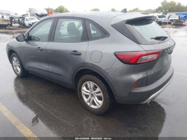 Ford Escape Image 2