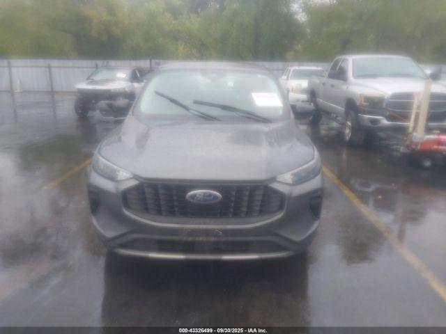 Ford Escape Image 12