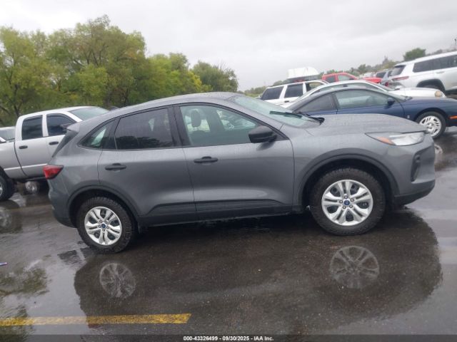 Ford Escape Image 16
